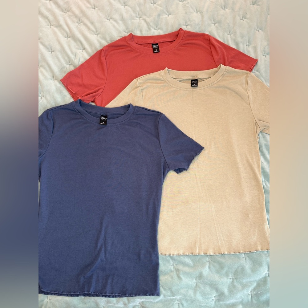 Lot of 3 lettuce trim fitted t-shirts size medium